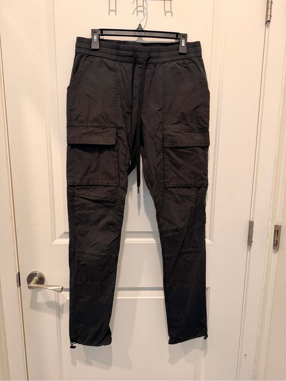 Pacsun Cargo Pants Size M
Black Drawstring